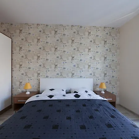 Aquarelle Vip 2 * Varna